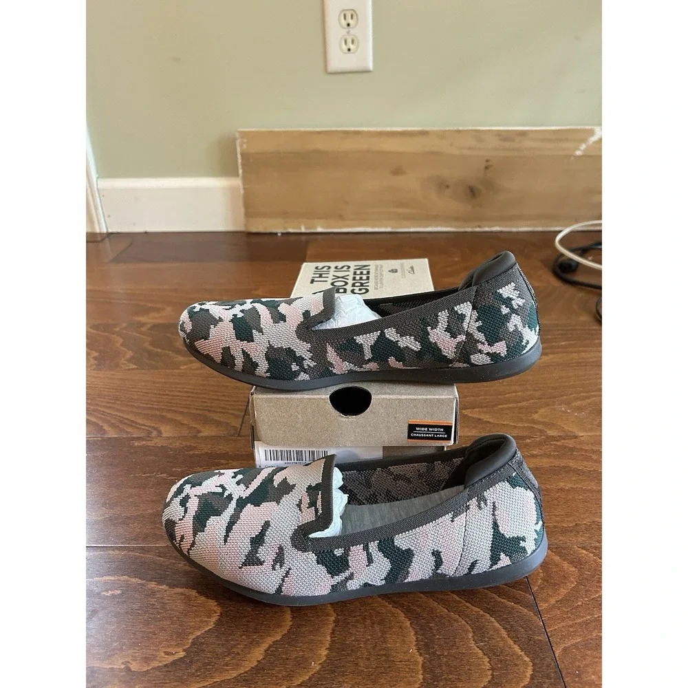 CLARKS Cloudsteppers 5.5 M Fabric Carly‎ Dream Flats, Pink Combi Camo NEW